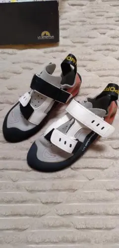 Item thumbnail for item d06a814f-861d-45bb-9dc7-74287a0d8cdd