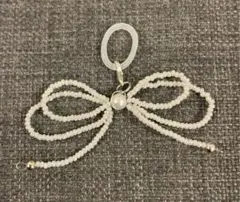 ハンドメイド リボン型チャーム ホワイト めじるしアクセサリー