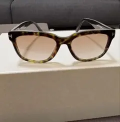 【ほぼ新品】TOM FORD TF714-52F サングラス 定価74,800円のサムネイル
