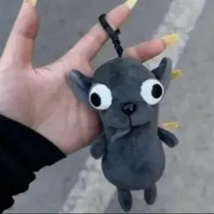 訳アリ　グレーの犬のぬいぐるみキーホルダー