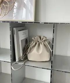 レザー巾着バッグ