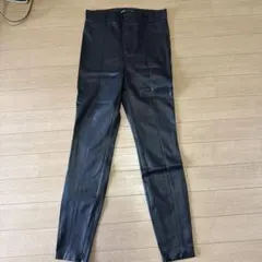 ZARA フェイクレザー ブラック スキニーパンツ