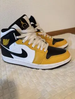 NIKE AIR JORDAN 1 MID TAXI /BLACK-WHITE - メルカリ