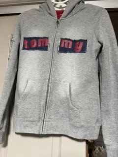 Tommy グレー パーカー フード付き　Sサイズ
