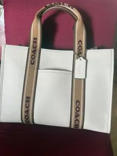 COACH ベージュ キャンバストートバッグ CJ486 - メルカリ