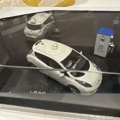 Nissan Leaf ミニカー 1/43