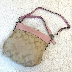 極美品】COACH ワンショルダー アクセサリーポーチ シグネチャー