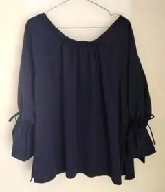 ネイビー バルーン袖 ブラウス　大人可愛い　ゆったり