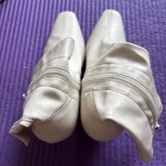 ホワイト ショートブーツ