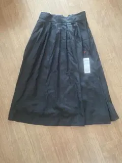 タグ保管有・美品⭐️定価11,000円⭐︎組曲⭐︎黒フレアスカート