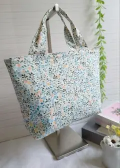 フタ付きお散歩トートバッグ 爽やかな花柄 デコレクションズ 防水コットン