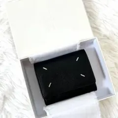 【未使用品】マルジェラ　三つ折り　財布　4ステッチ　ブラック　付属品完備のサムネイル