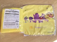 マクドナルド福袋2026 ハンカチと保冷バッグ