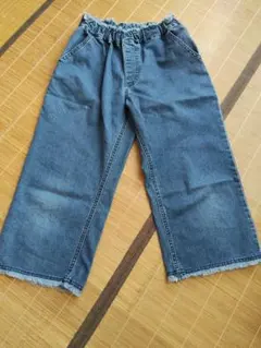 150.BeBeデニムパンツ ウエストゴム フリンジ裾