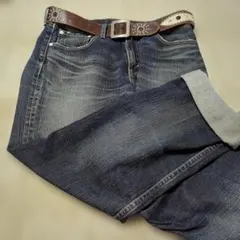 Levi's ダークブルー ストレートデニム