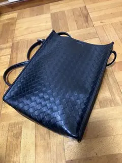 BEAMS 編み込みデザイン ブラックショルダーバッグ