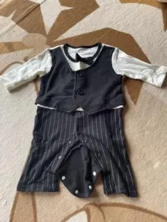 タキシード ストライプ ロンパース60～70cm