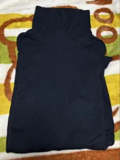 ユニクロ 極暖ヒートテックシームレスリブタートルネックT