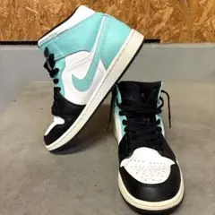 NIKE AIR JORDAN 1 MID 