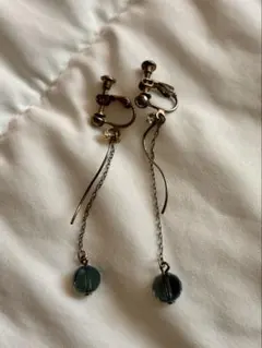 青色ビーズのクリップ式イヤリング