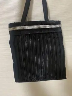 ビジュー付き黒プリーツパーティーバッグ