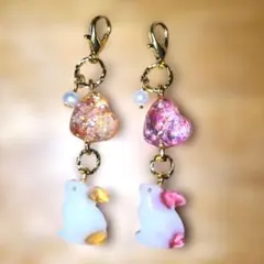 ウサギとハートのレジンチャーム