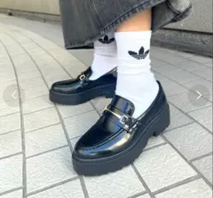 アールアンドイー　R＆E 　超軽量厚底ピット付ローファー　ブラックエナメル　М