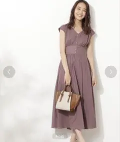 N. Natural Beauty Basic Vネックギャザーワンピース