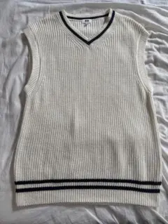 【UNIQLO】ニットベスト　メンズS　チルデンニット　Vネック　白