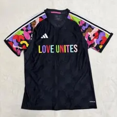 アディダス LOVE UNITES ゲームシャツ XLサイズ 黒 総柄袖のサムネイル