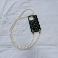 iPhone 13 Pro キルティングケース 黒 パールチェーン 肩掛け