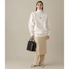 カンゴール Lily brown コラボアイボリートレーナー - メルカリ