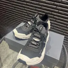 オン On クラウドウルトラ Black/White レディース