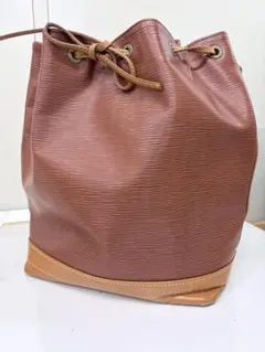 LOUIS VUITTON エピ プチノエ ウィニペグベージュ M44006 LOUIS VUITTON エピ プチノエ ウィニペグベージュ M44006 - メルカリ