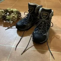 Item thumbnail for item eeae83a5-cd9a-4026-9374-96e5637c6906