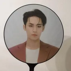 2026年最新】ミンギュ うちわ 公式の人気アイテム - メルカリ