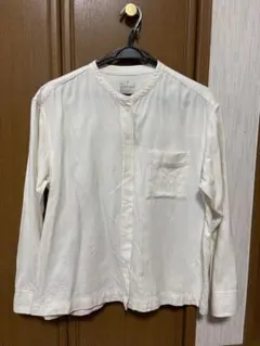 無印良品　ノーカラーシャツ 綿100%のサムネイル