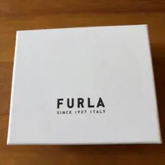 FURLA 箱と保存袋とカード