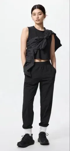 新品 ユニクロ ウルトラストレッチアクティブジョガーパンツ ブラック M