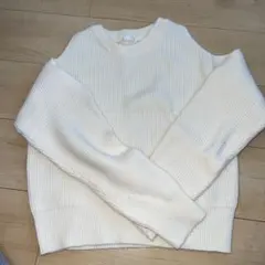 ホワイトオフショルダー風ニットセーター Mサイズ