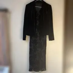 黒のベロアジャケットとロングドレスセット