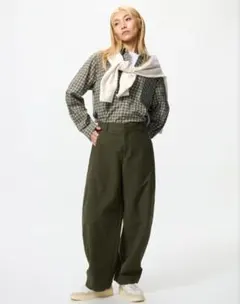 UNIQLO　ジャージーバレルレッグパンツ XS 　カーキ
