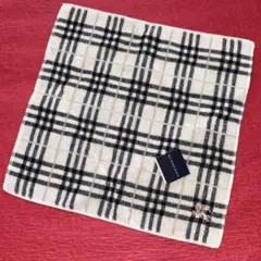バーバリータオルハンカチ　ノバチェックホースマーク刺繍　男女兼用　新品