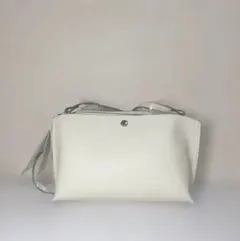 Legato Largoレガートラルゴ　かるいかばん　カタチを崩さず発送