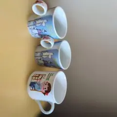 ムーミン　２個 ペコちゃん　　１個 どれも直径約７センチの小ぶりの陶器かっぷです