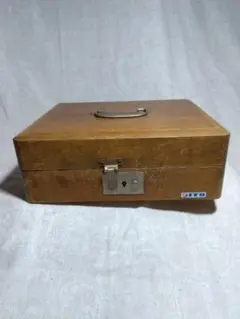 アンティーク　手提げ金庫？　物入れ　ミニ箪笥 Yahoo!オークション -「手提げ金庫 貯金箱」(アンティーク