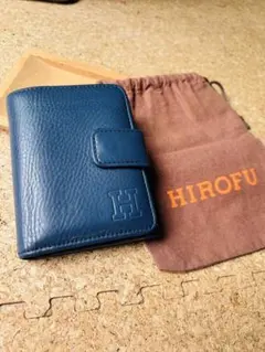 HIROFU ヒロフのネイビー 二つ折り財布のサムネイル