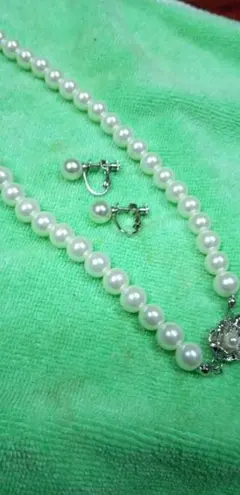 パールネックレスとイヤリングセット8ミリ玉（未使用）光沢好し