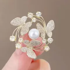 蝶　バタフライ　ブローチ　真珠　コサージュ　入学式　入園式　卒業式　卒園　贈り物