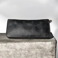 美品　ルイヴィトン モノグラム エクリプス ジッピーウォレットブラック　二折財布